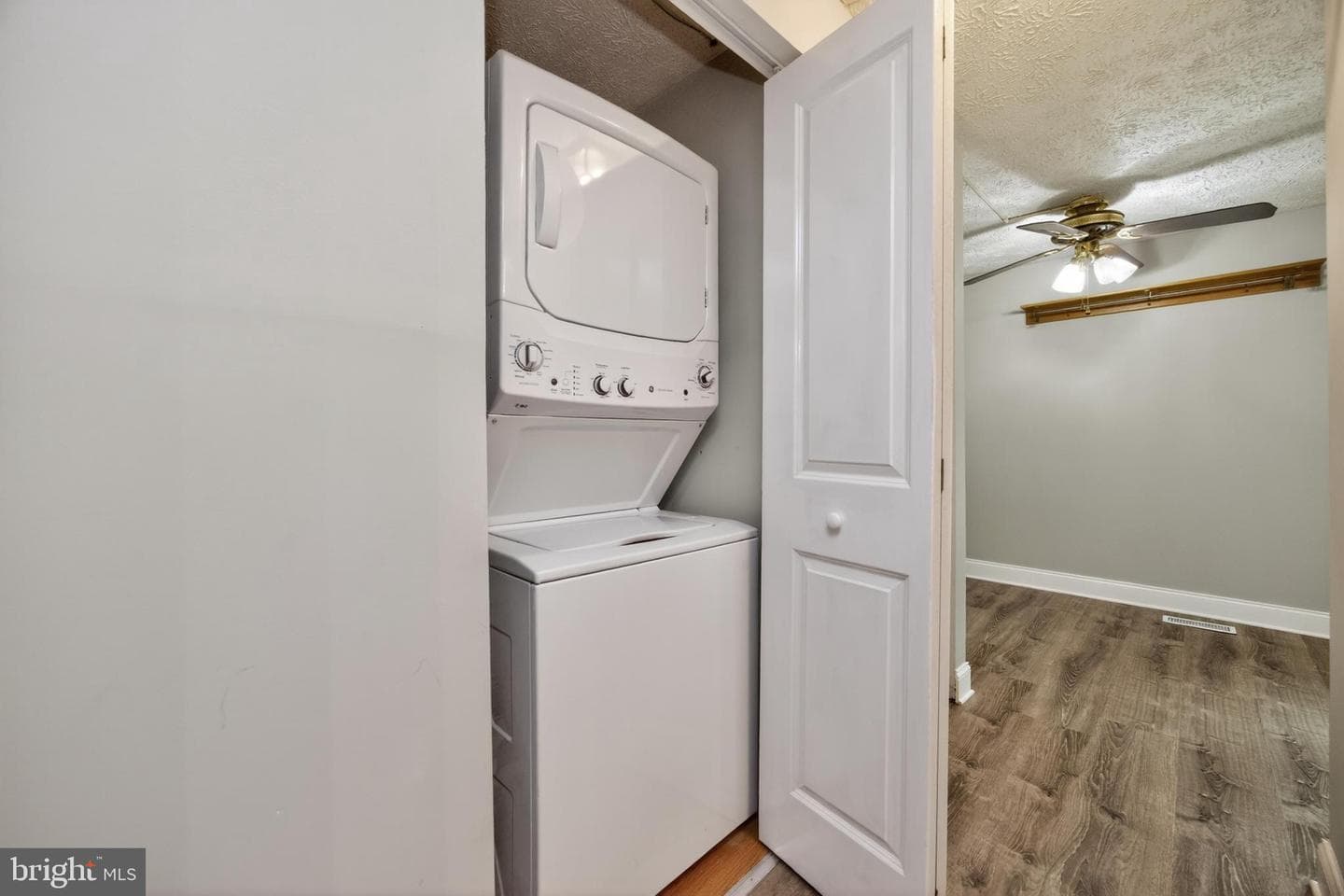 348 Barclay Street photo 13