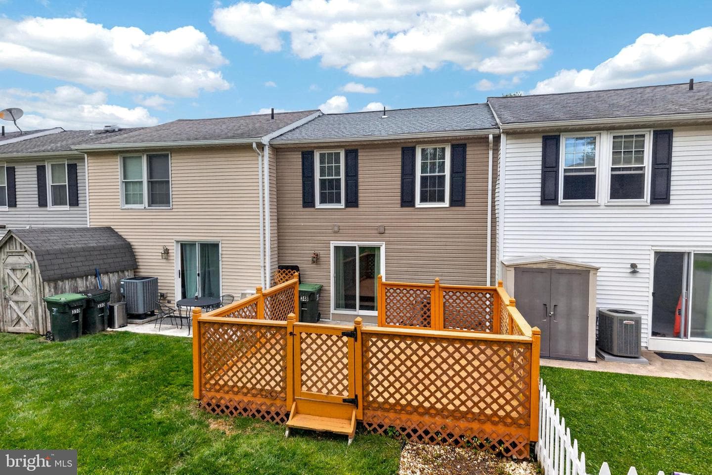 348 Barclay Street photo 22