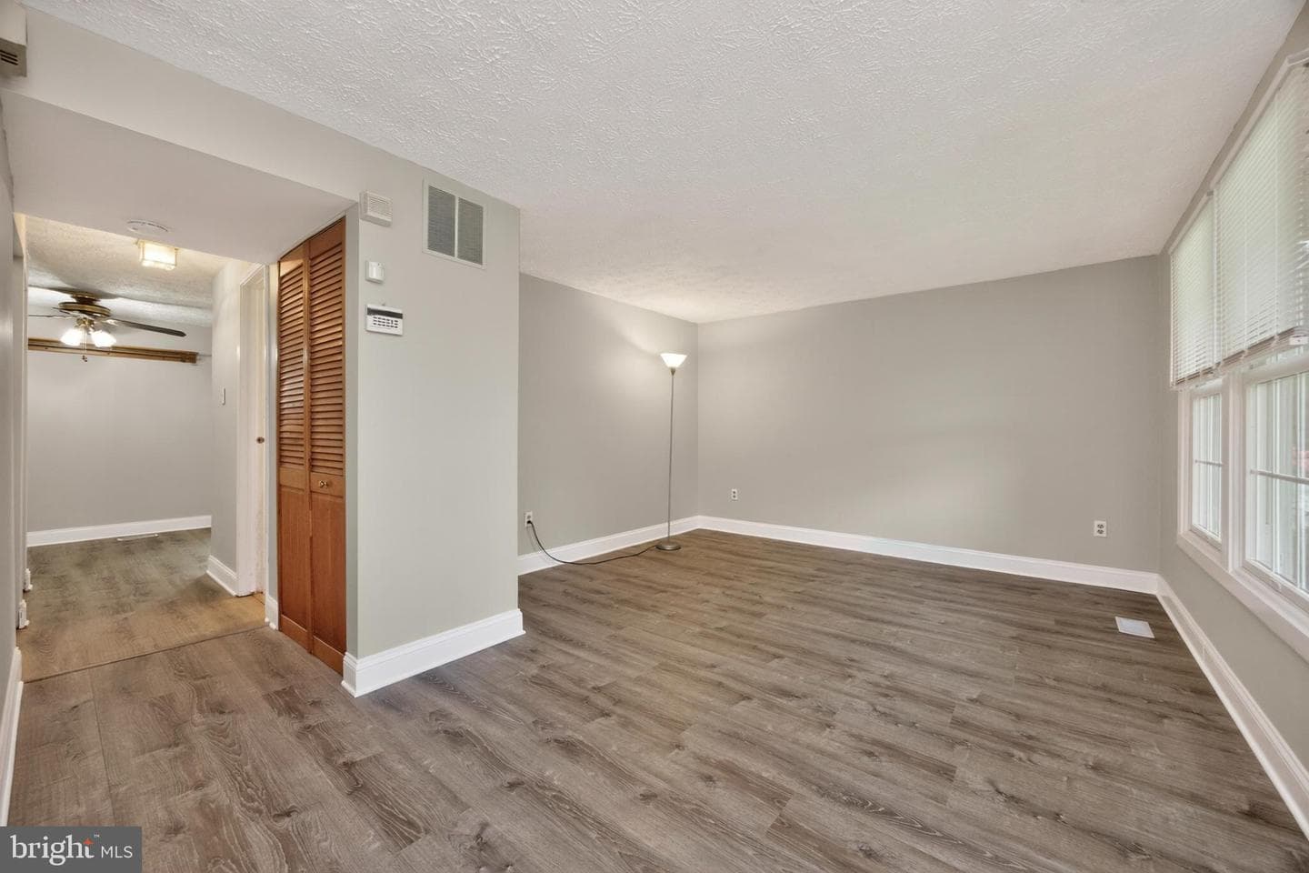 348 Barclay Street photo 7