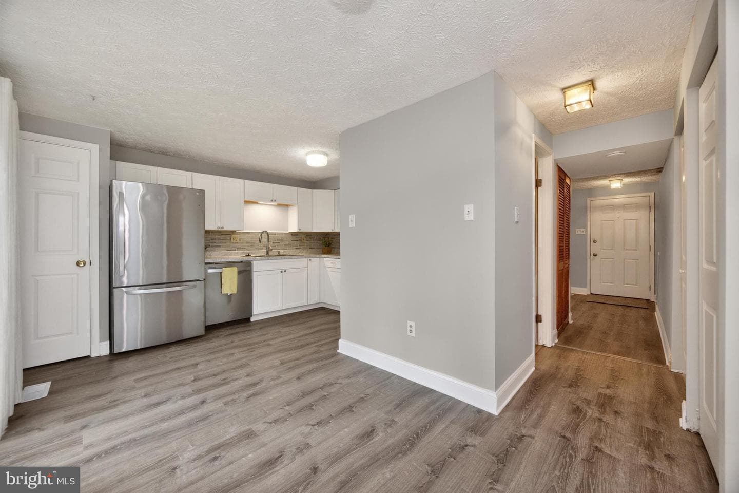 348 Barclay Street photo 9