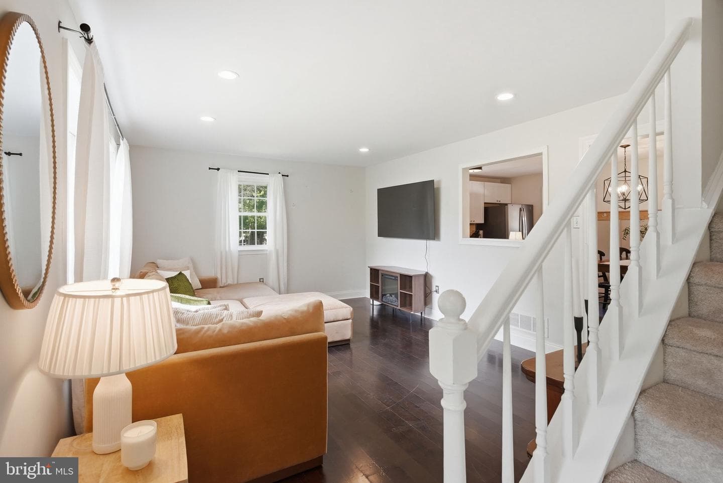 60 Roberts Circle photo 6