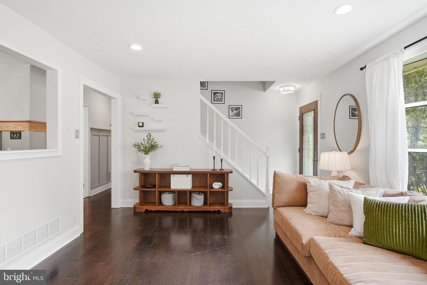 60 Roberts Circle photo 8