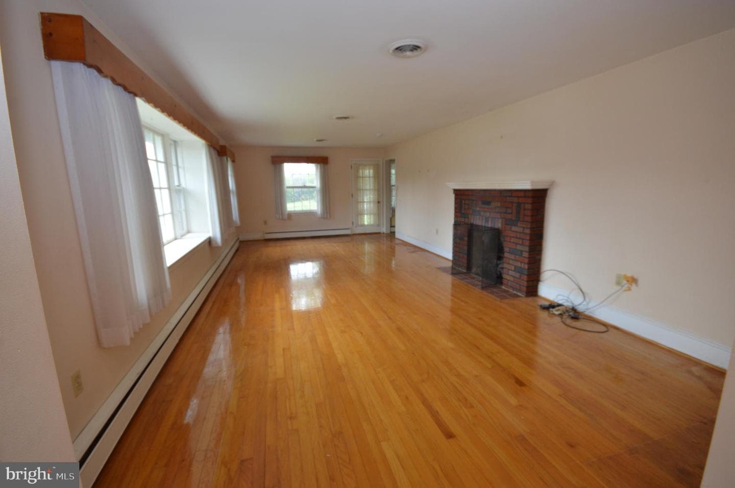 15 E Locust Street photo 4