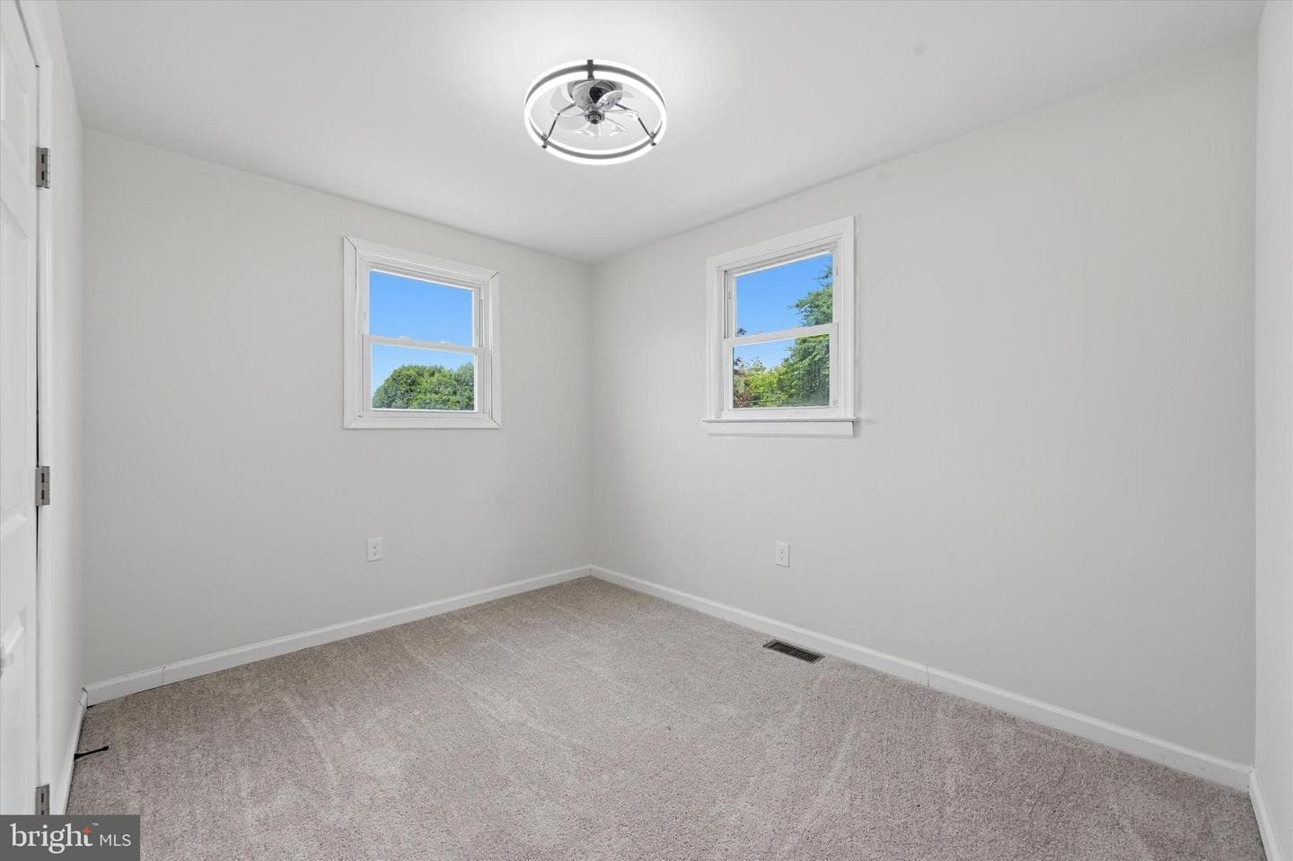 155 Glencrest Road photo 17