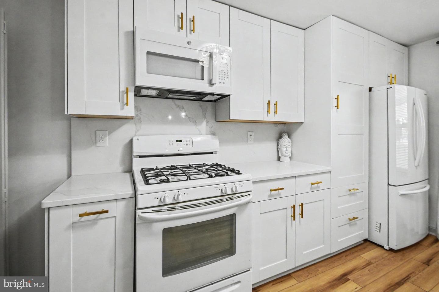 885 Woodlawn Avenue photo 19