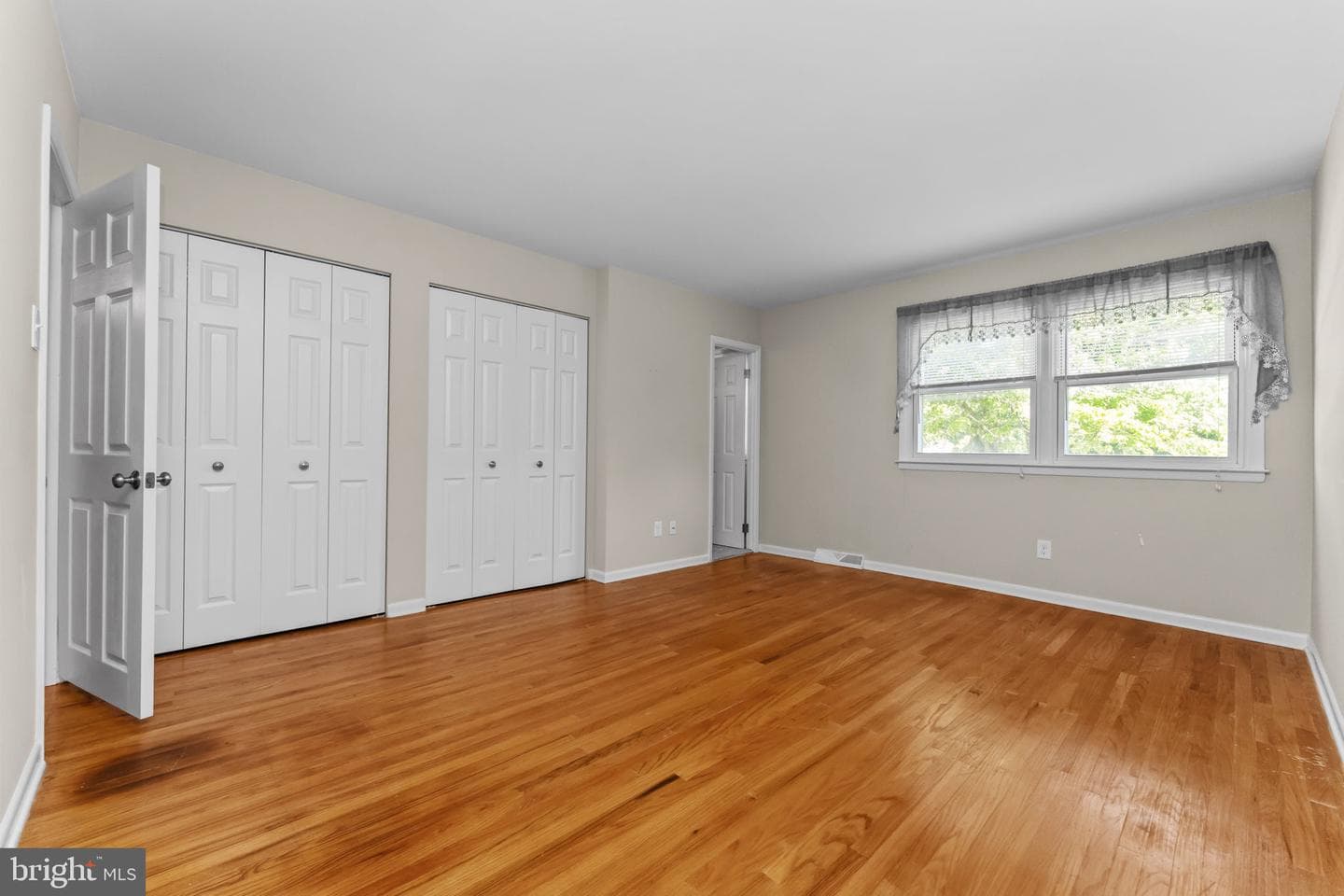 208 Concord Avenue photo 9