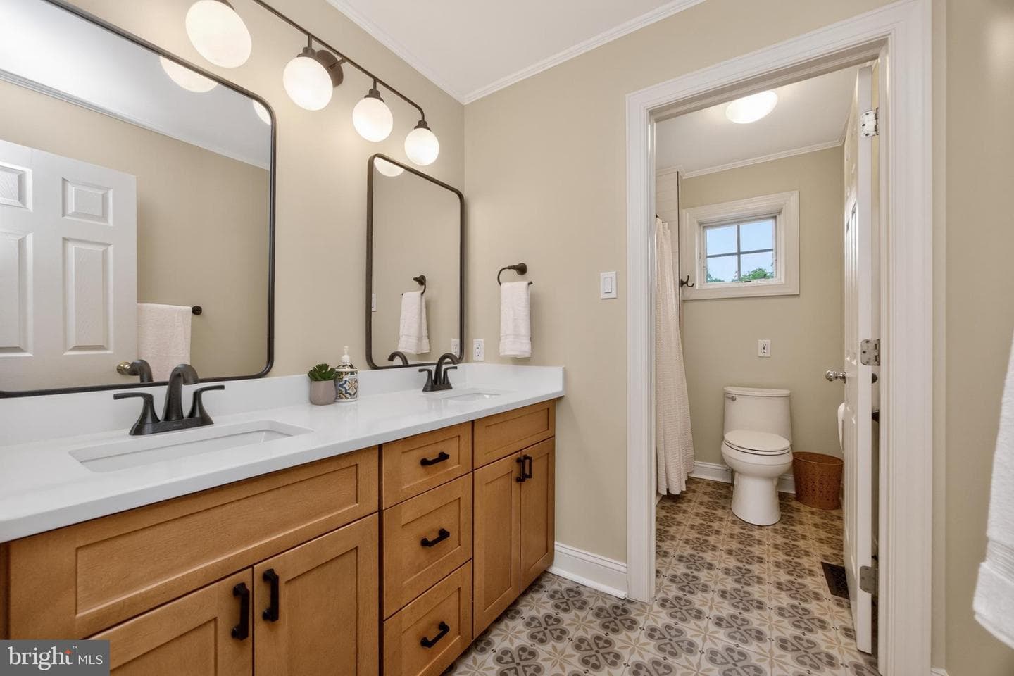 1198 Avonlea Circle photo 34