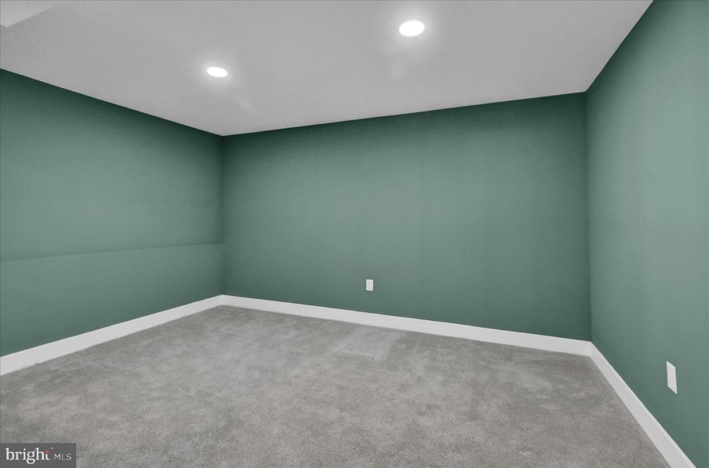 645 Martin Drive photo 34