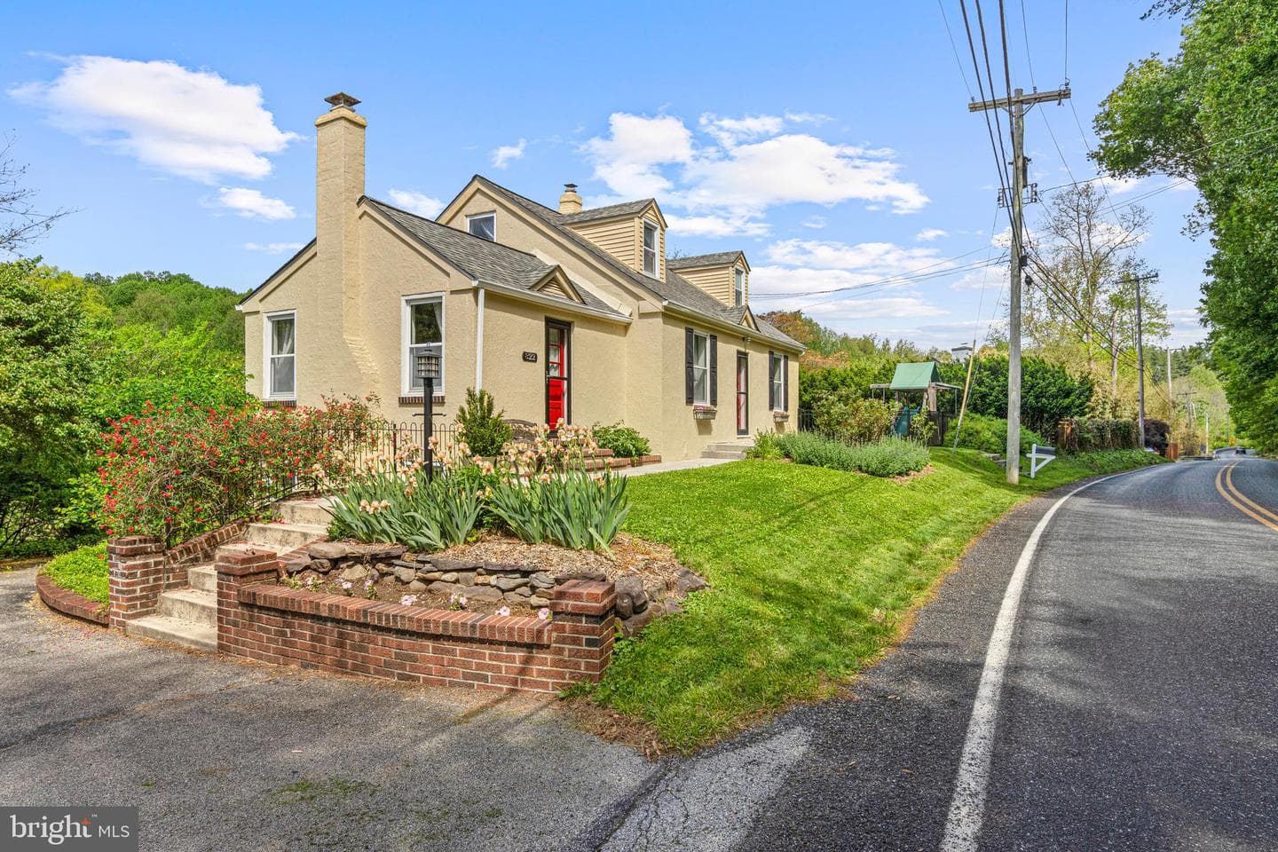 822 Creek Road photo 2