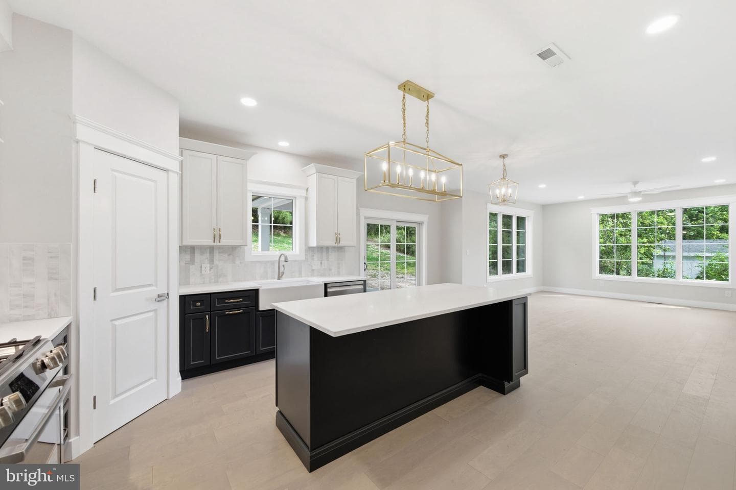 77 Spring Road photo 35