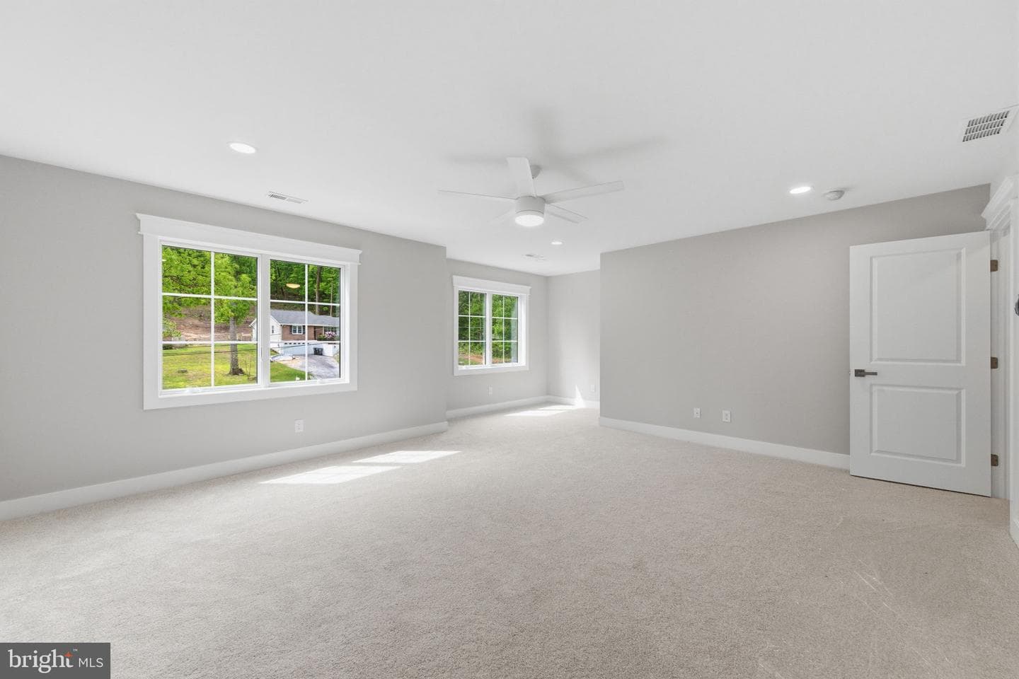 77 Spring Road photo 45