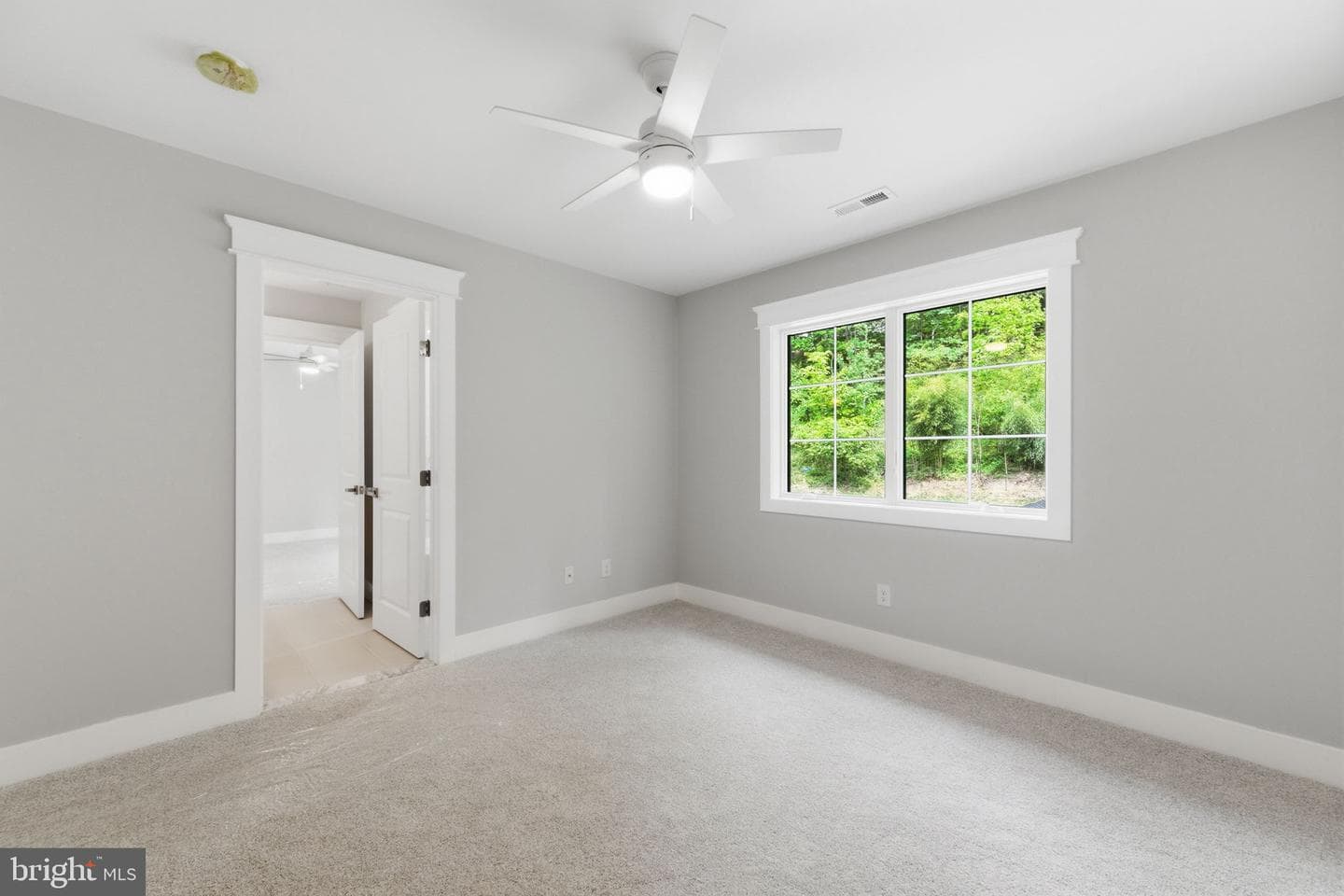 77 Spring Road photo 52