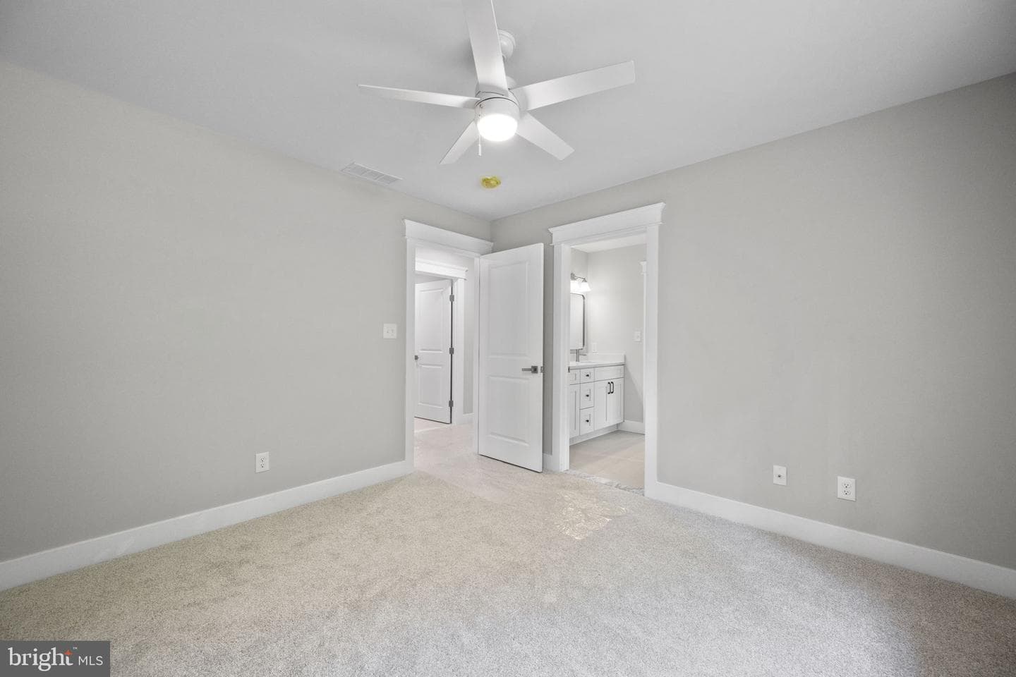 77 Spring Road photo 53