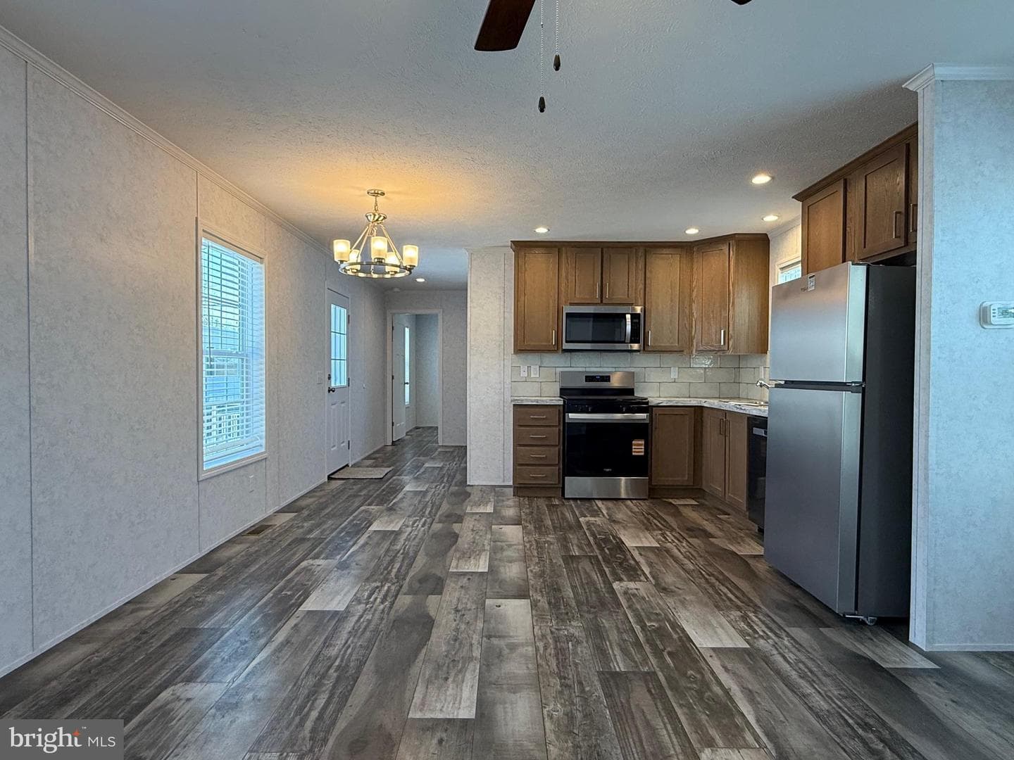 46 Mockingbird Lane photo 6