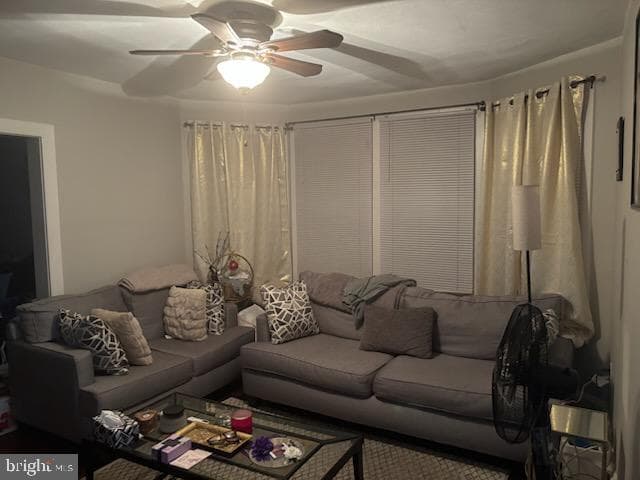 1132 Stirling Street photo 3