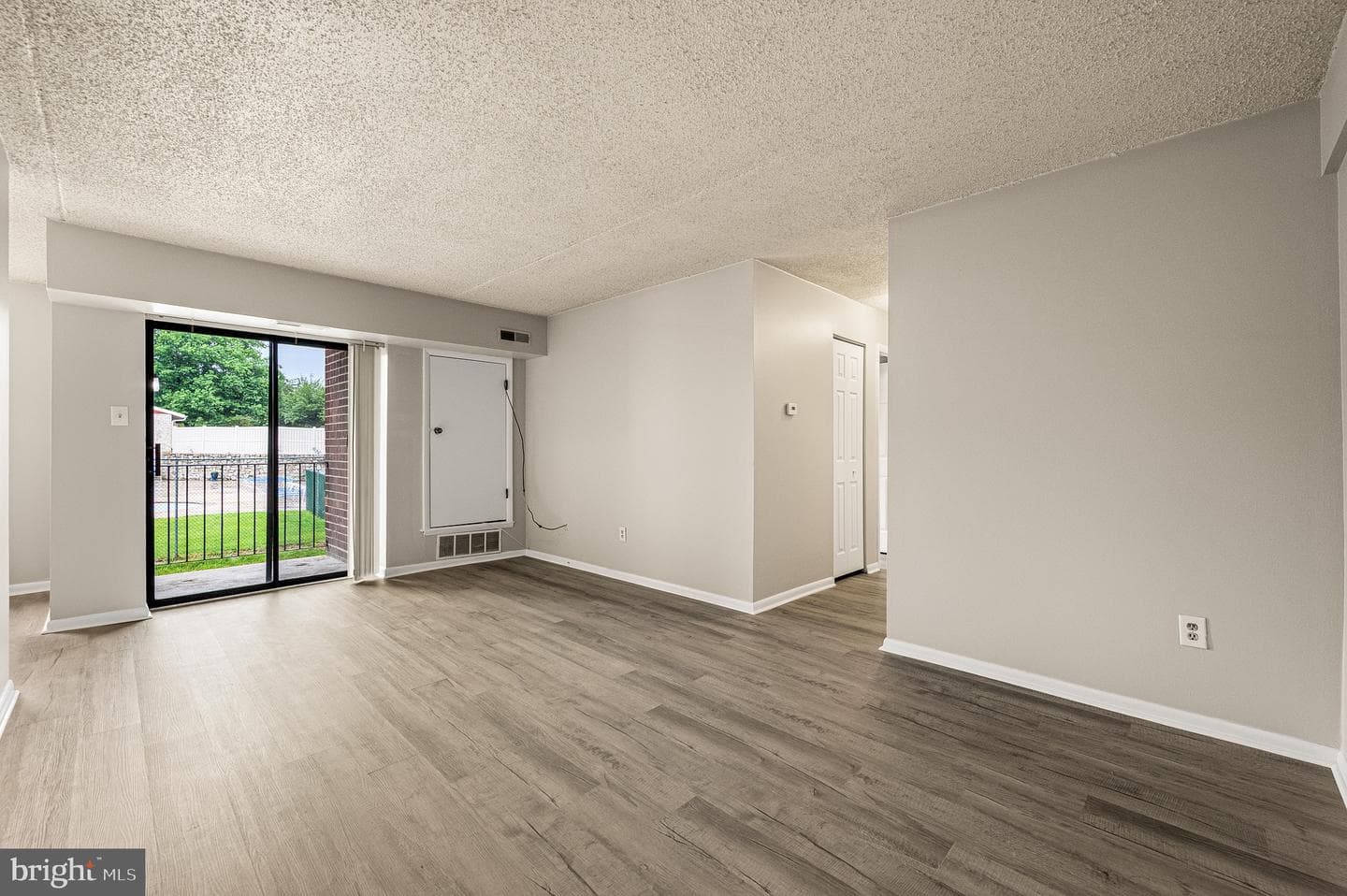 2410 Pond View Drive #2410 photo 14