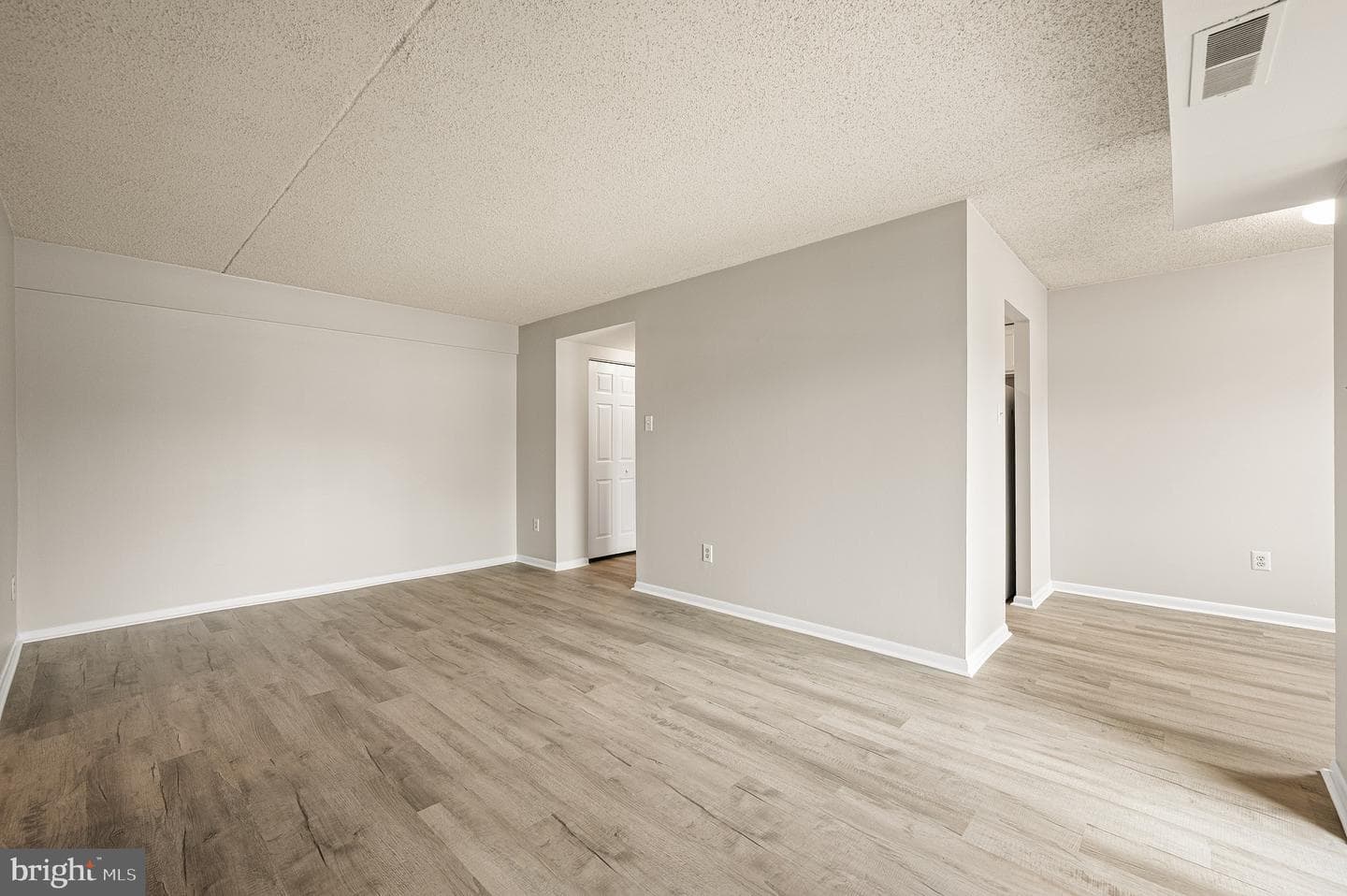2410 Pond View Drive #2410 photo 15