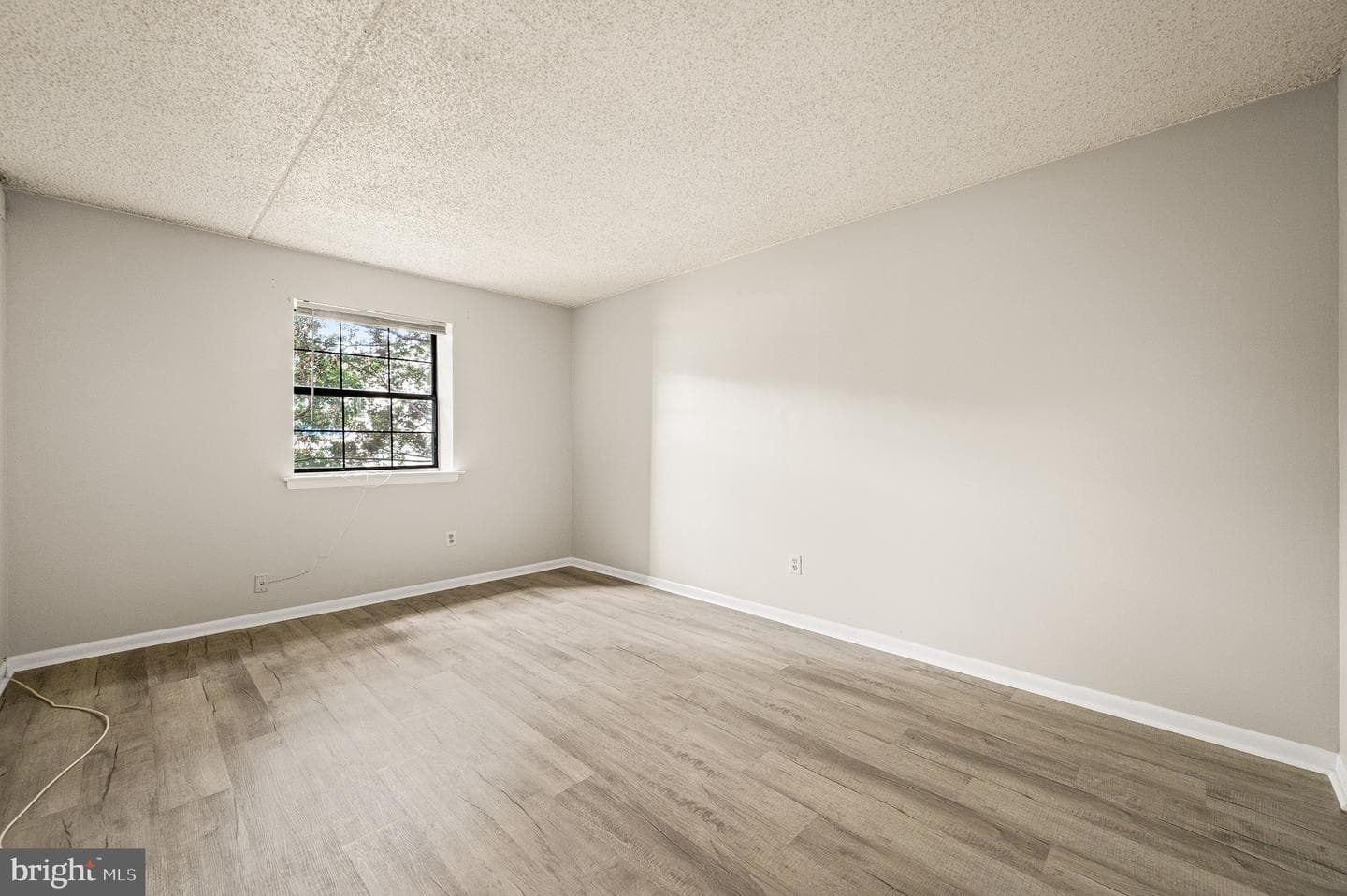 2410 Pond View Drive #2410 photo 22