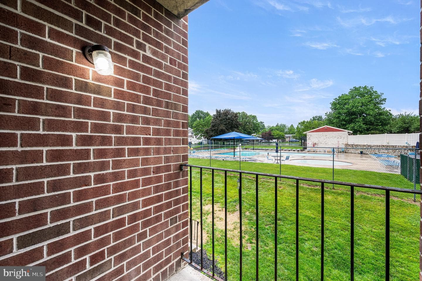 2410 Pond View Drive #2410 photo 27