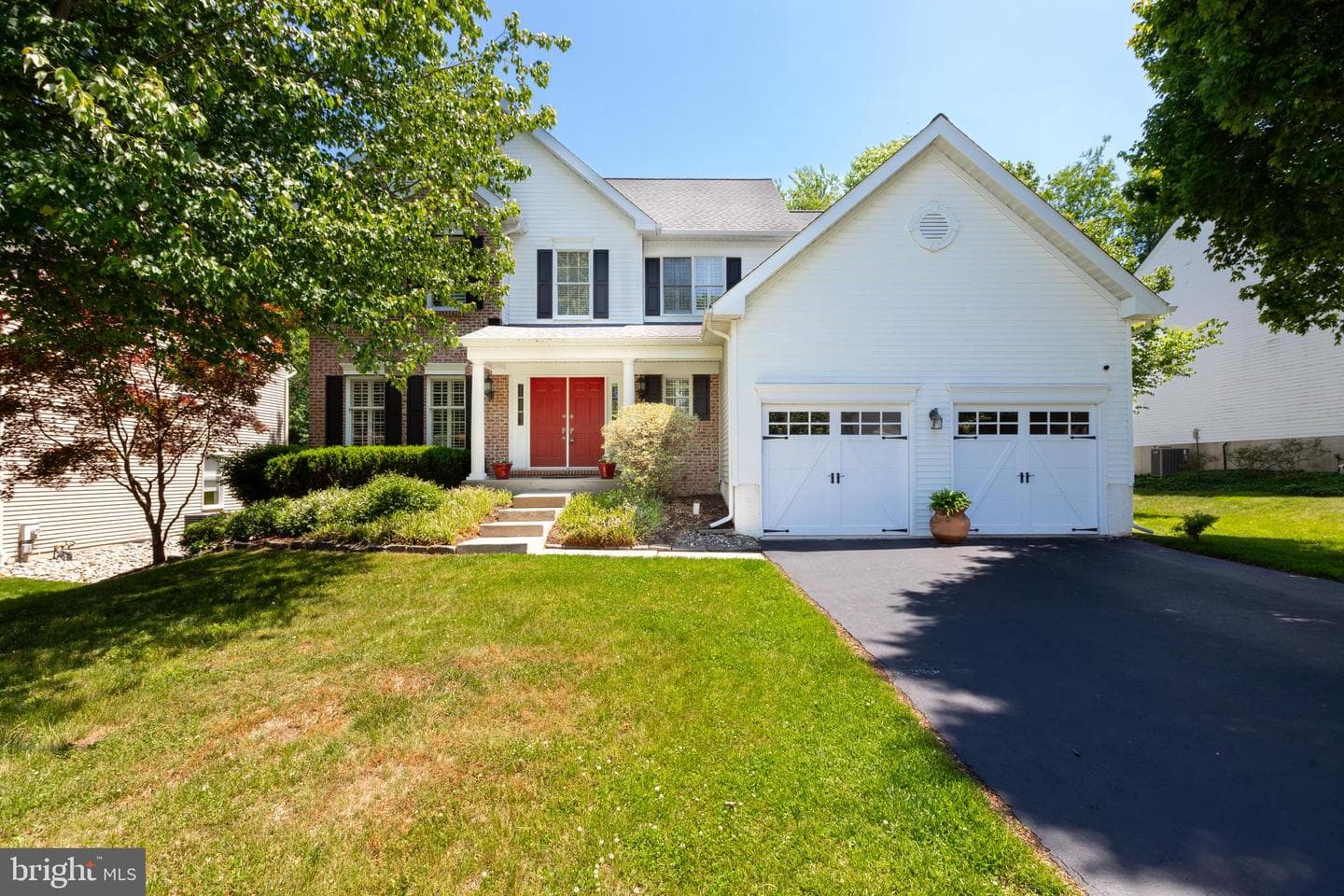 1353 Wooded Knolls photo 2