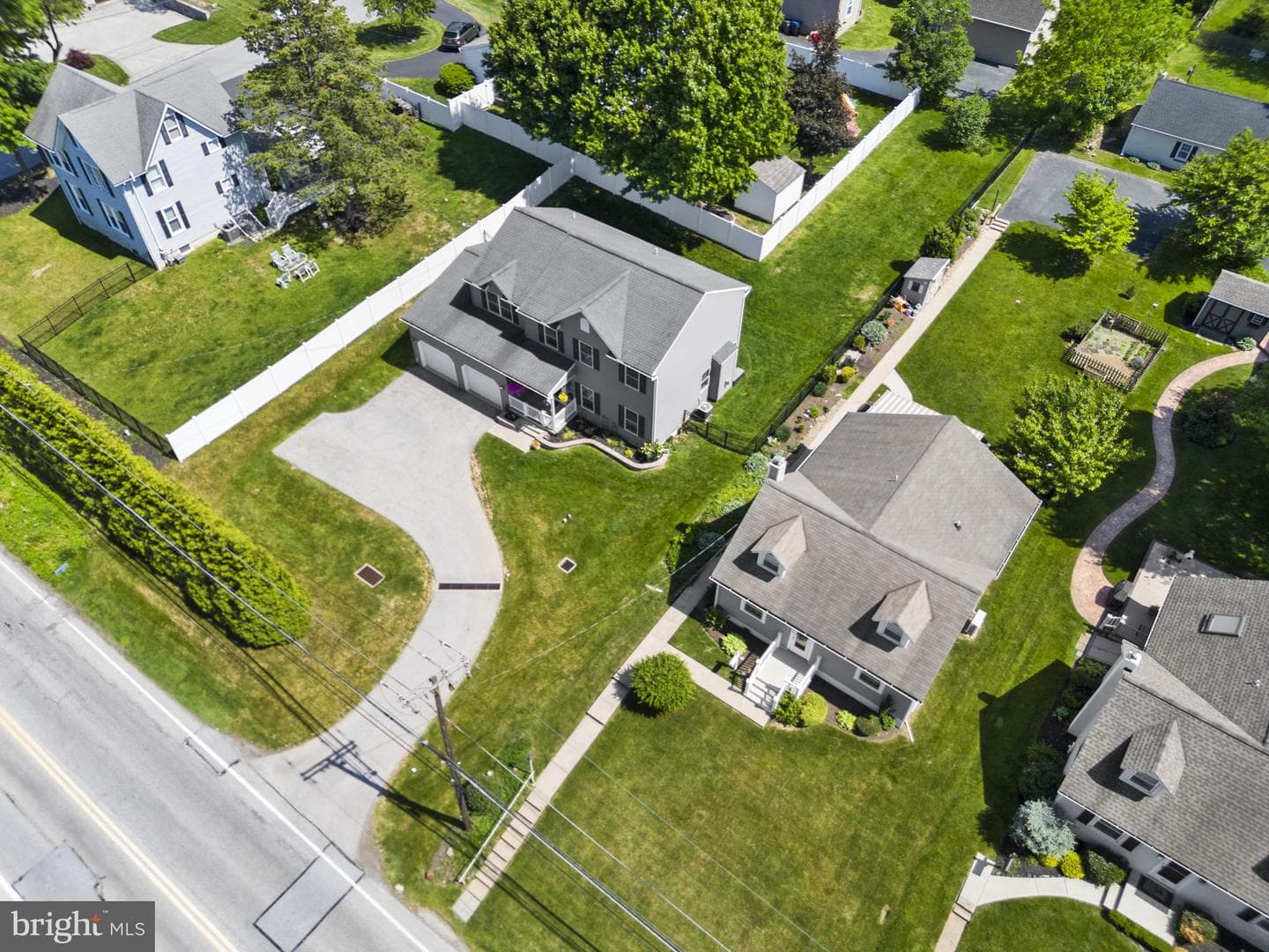 494 E King Road photo 5