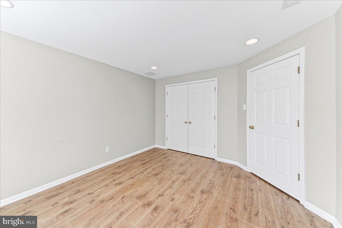 237 Deepdale Drive photo 34