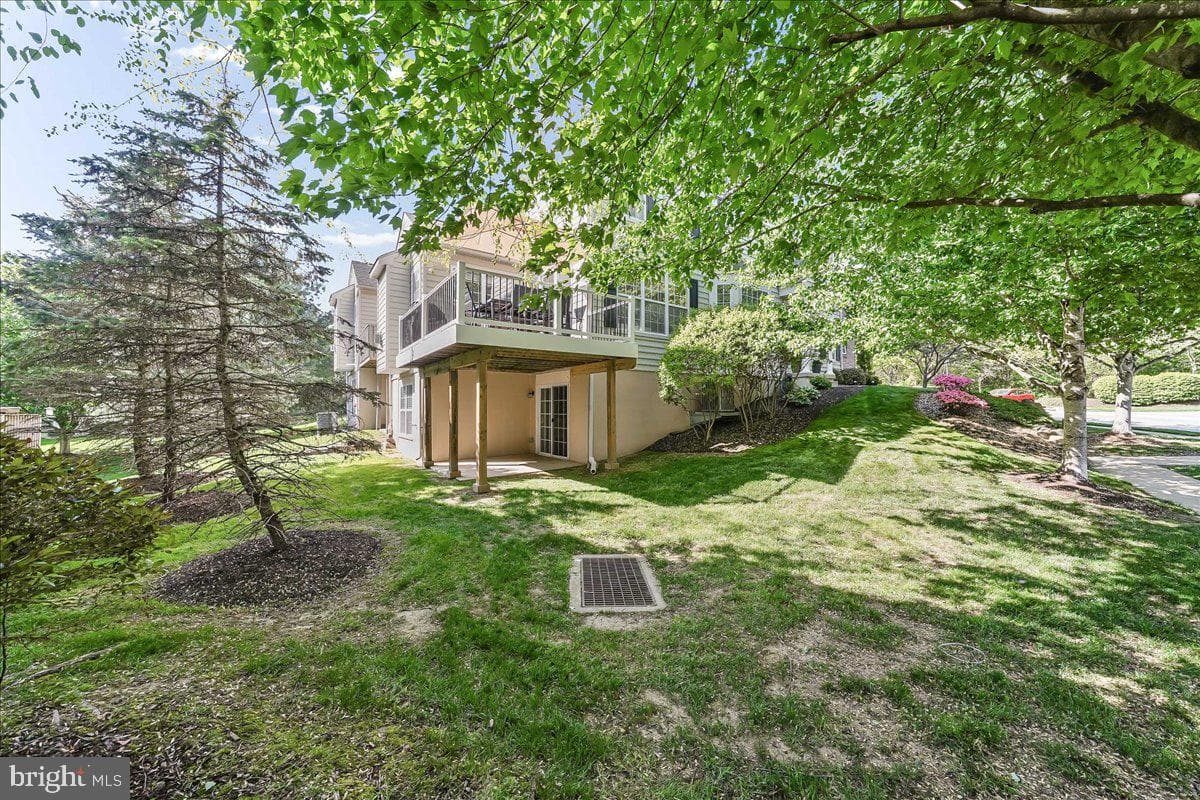 237 Deepdale Drive photo 38