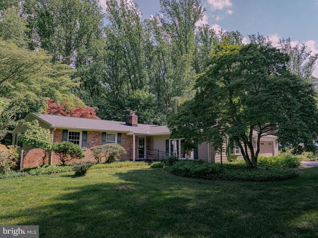 608 Whiteland Hunt Road