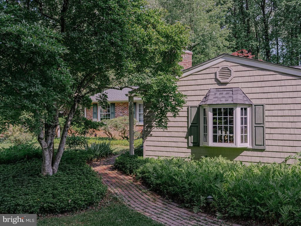 608 Whiteland Hunt Road photo 4