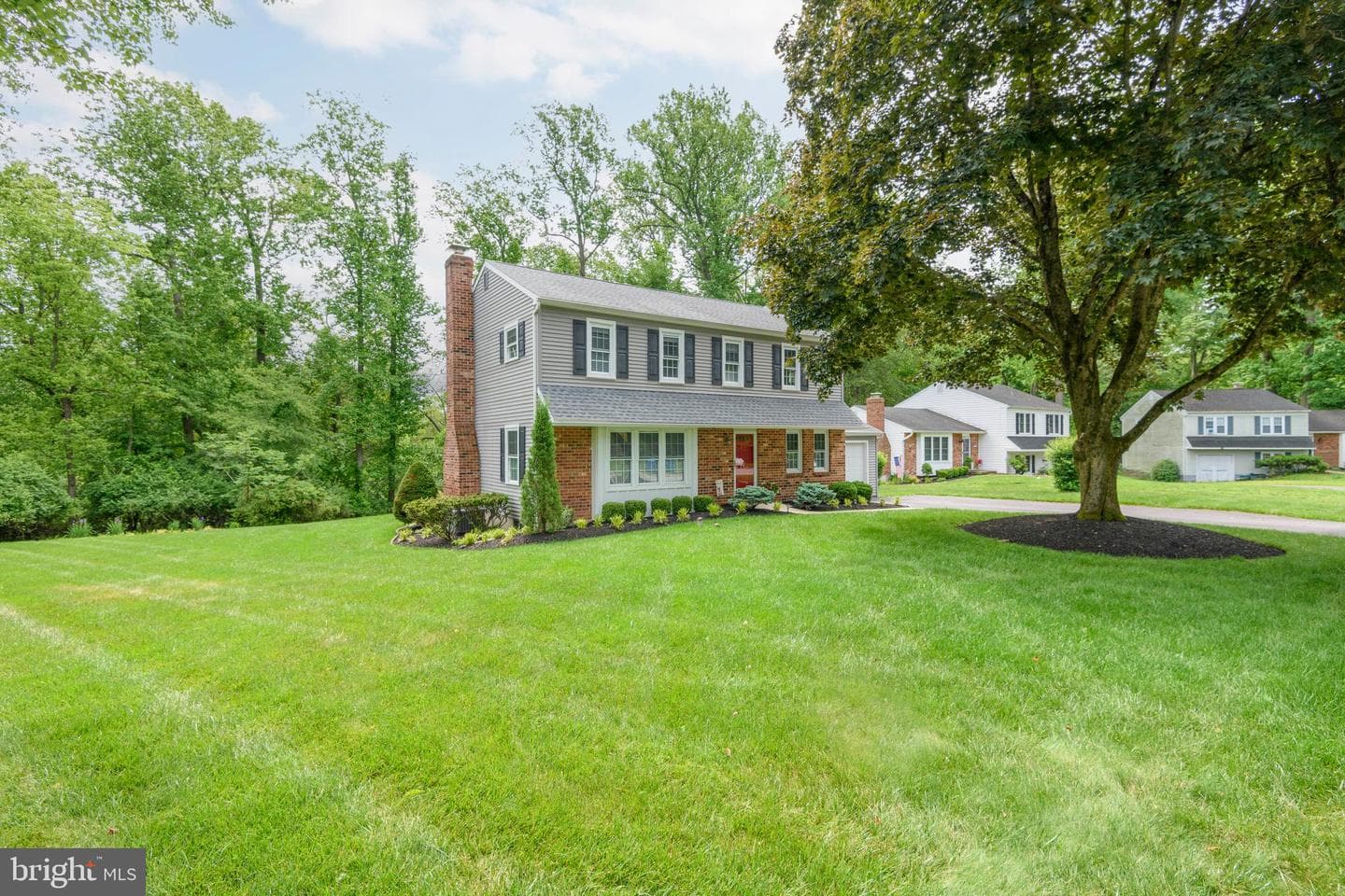215 Elton Circle photo 2