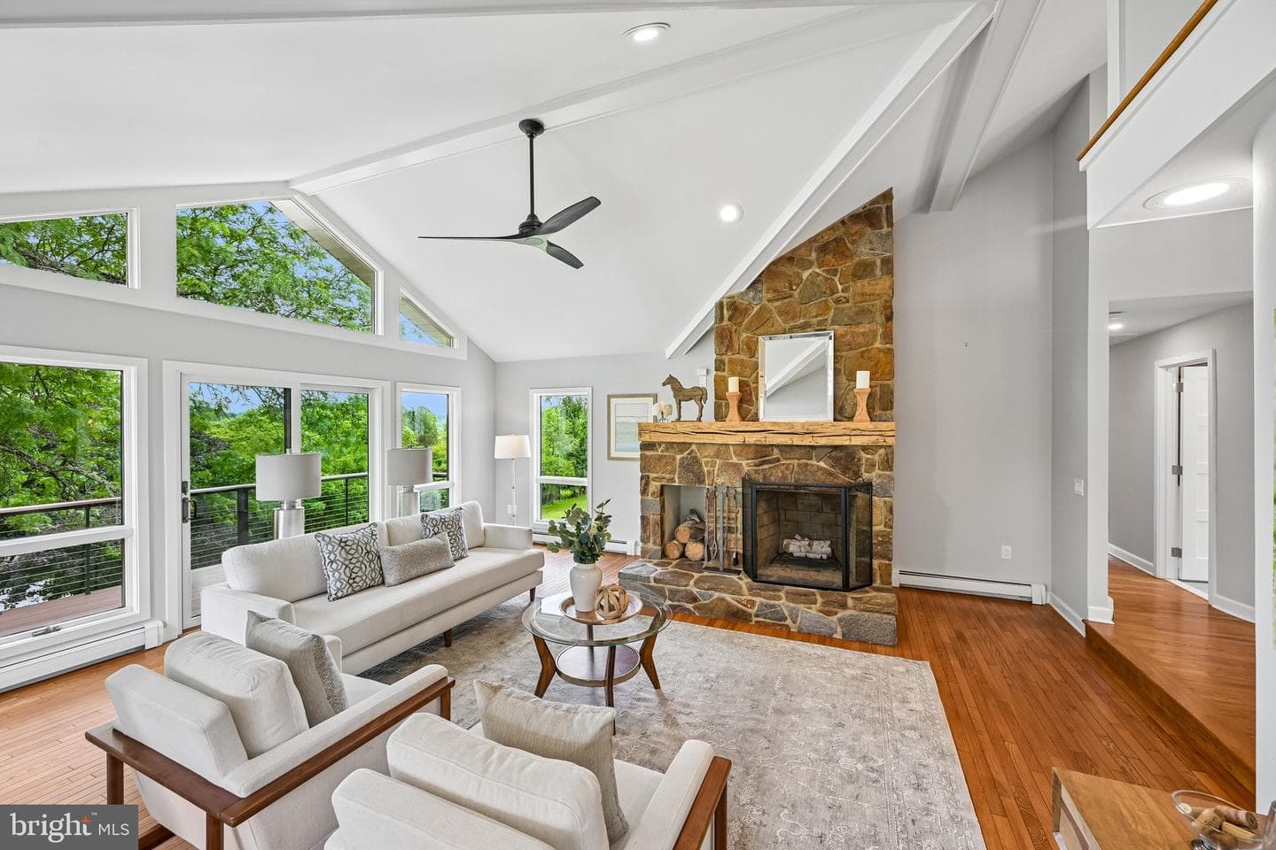 989 Delchester Road photo 11