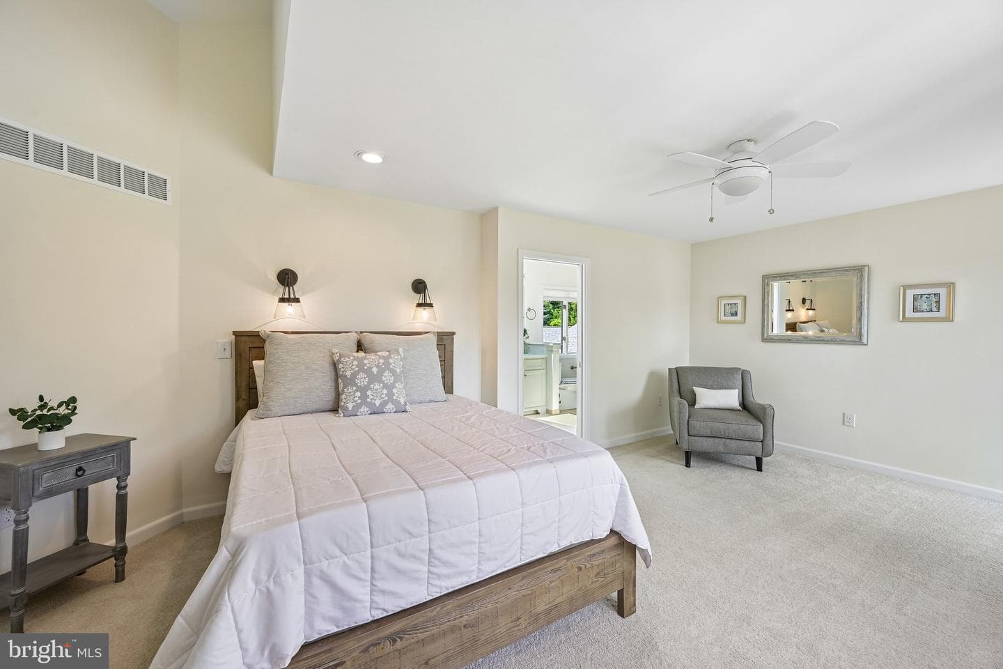 989 Delchester Road photo 24
