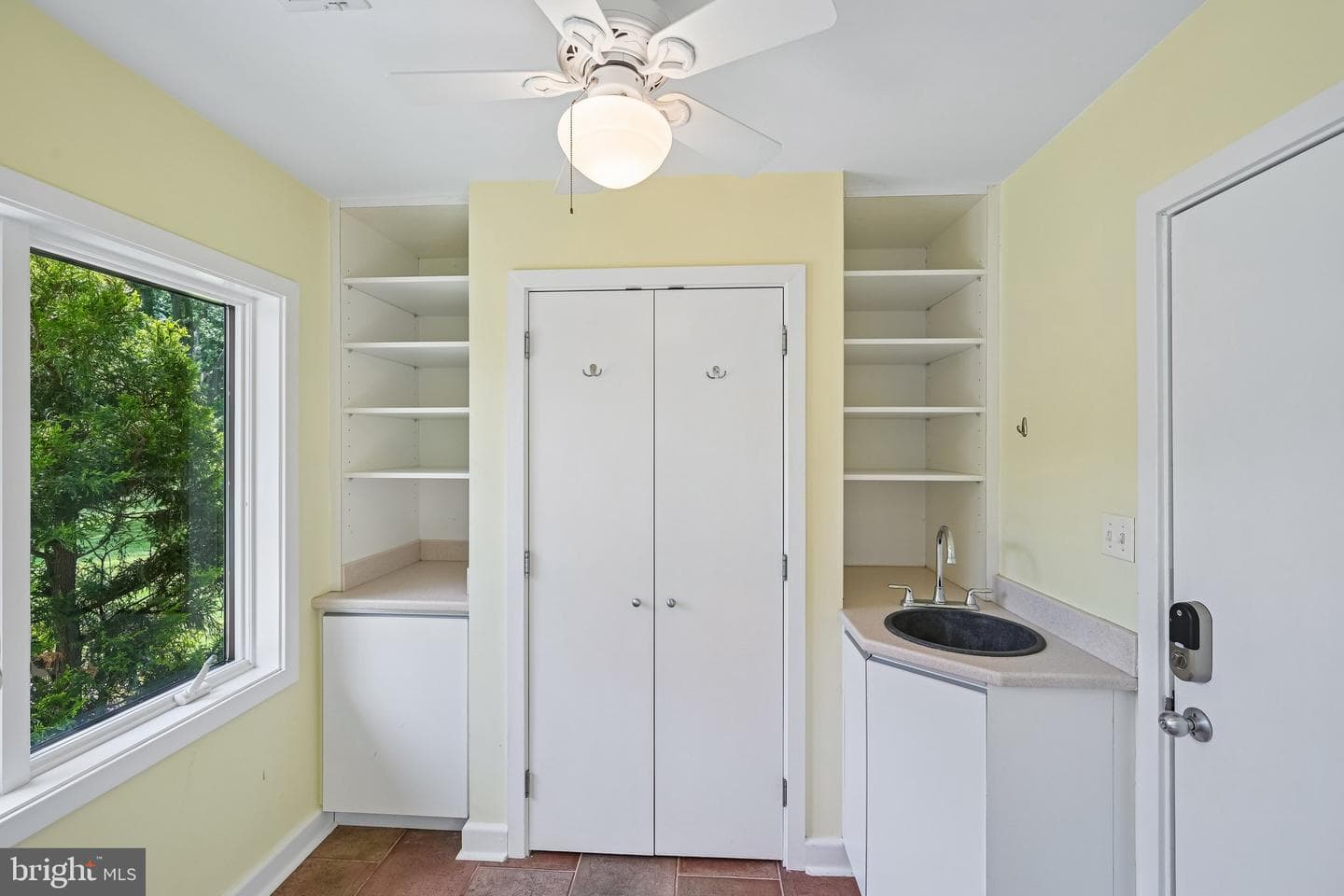 989 Delchester Road photo 48