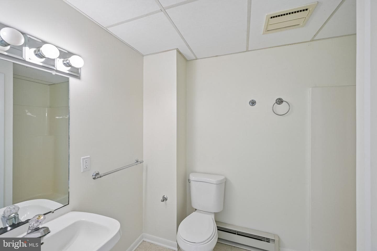 989 Delchester Road photo 53