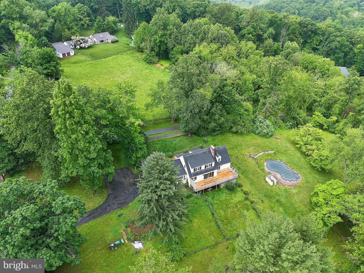 4091 Tinker Hill Rd photo 5