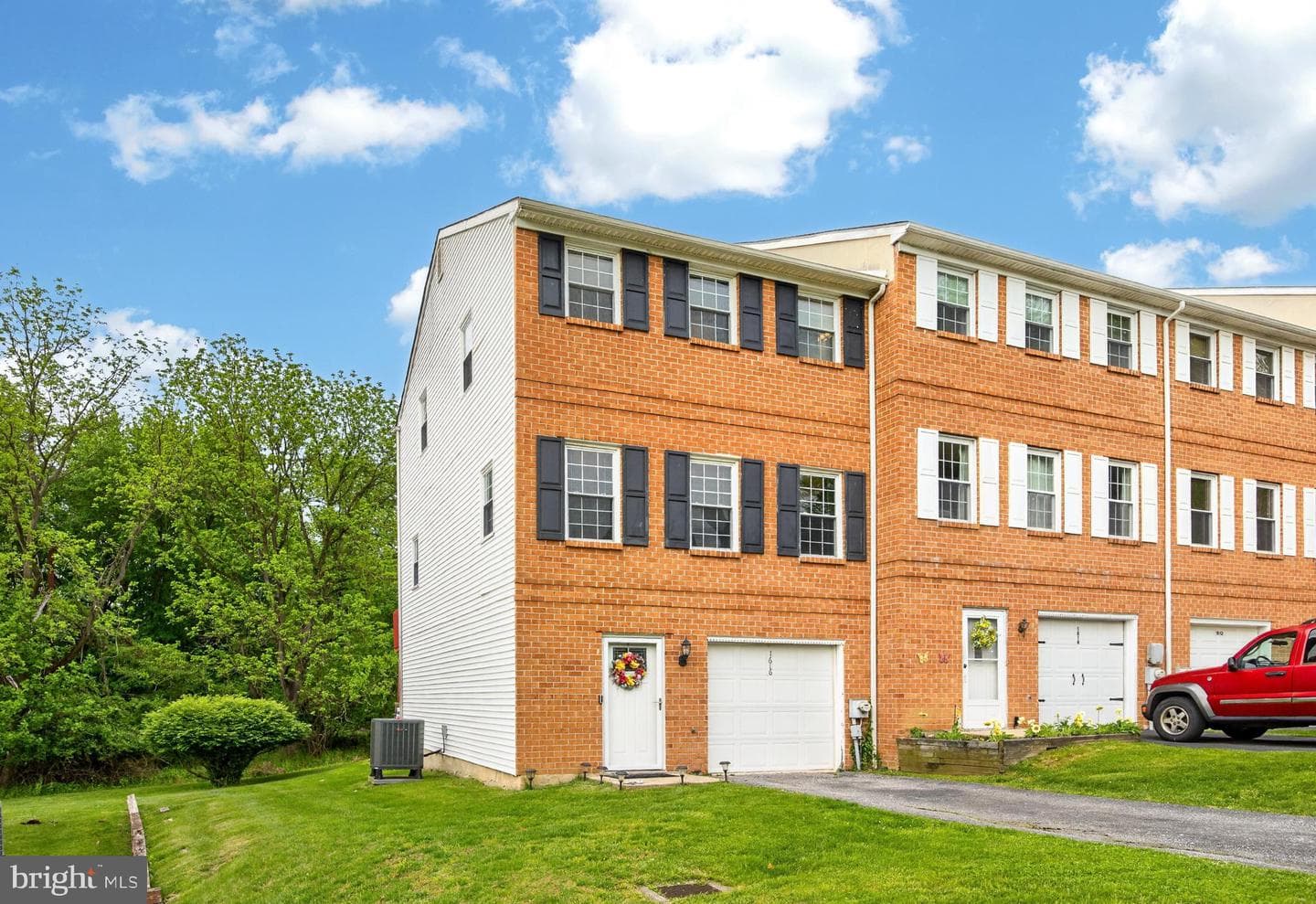 1616 S Coventry Lane photo 3
