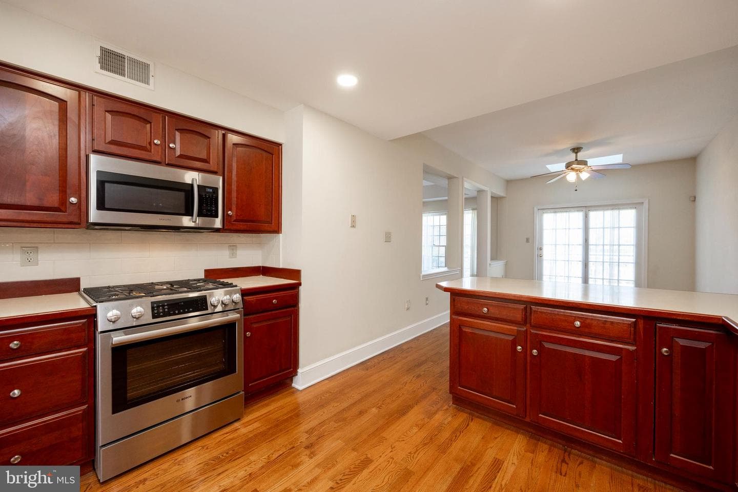 224 Cambridge Chase photo 13