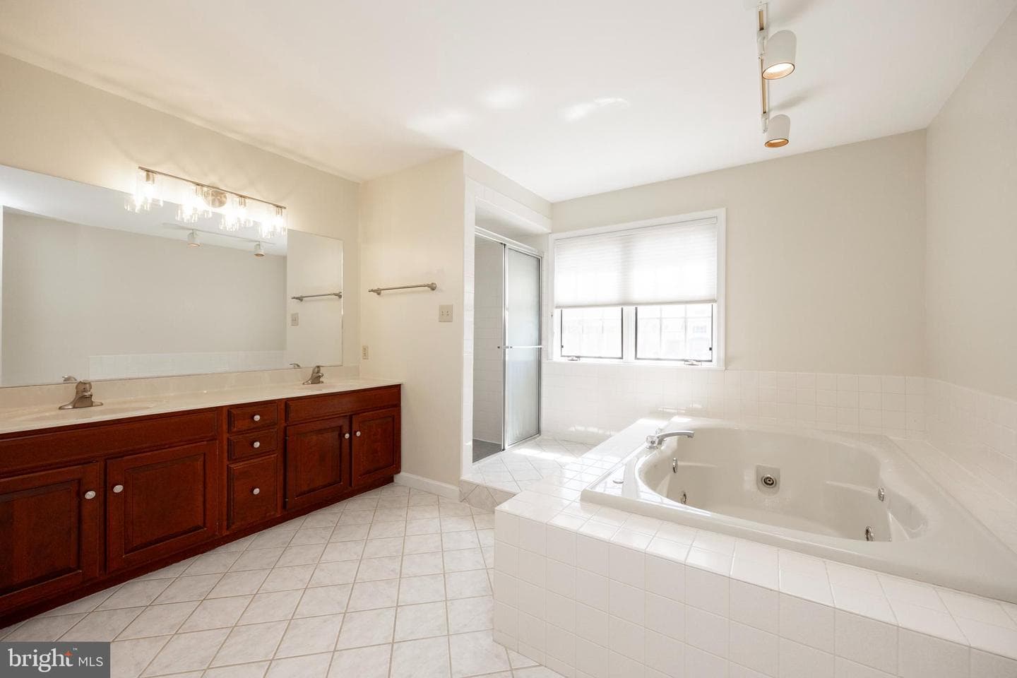 224 Cambridge Chase photo 20