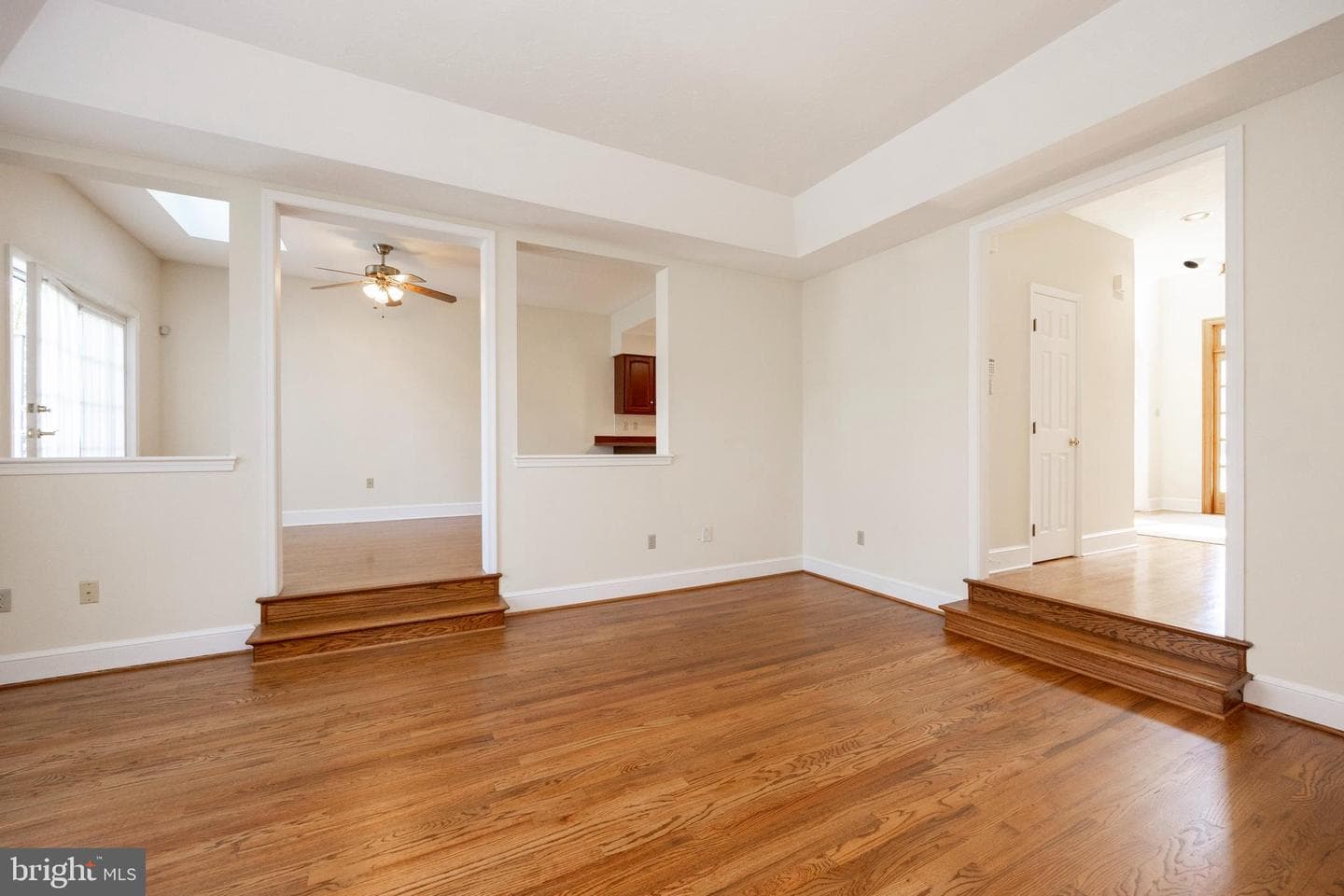 224 Cambridge Chase photo 8