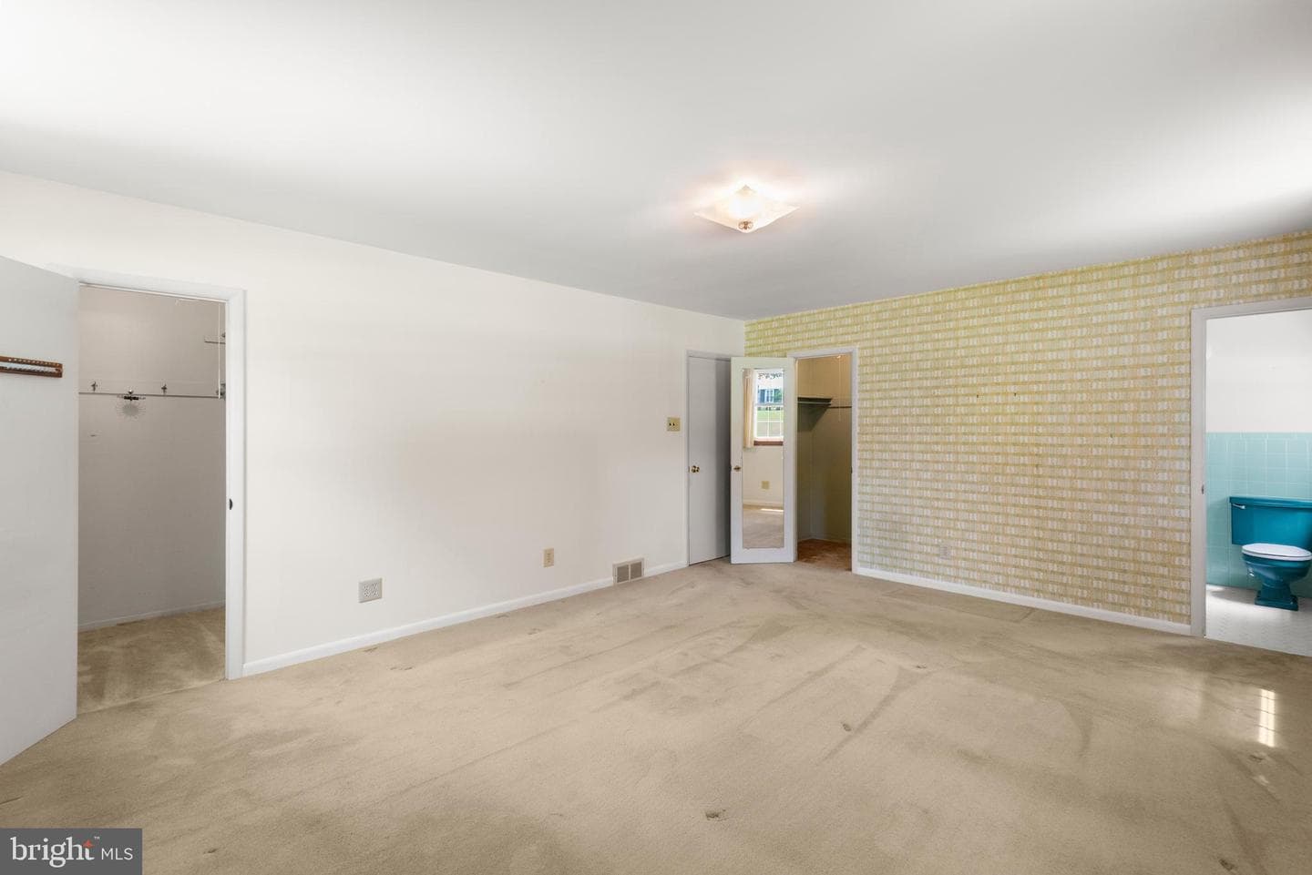 246 Friendship Drive photo 20