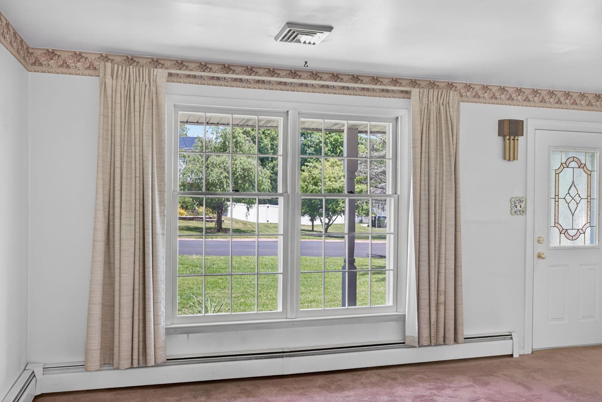 1155 Grandview Circle photo 4