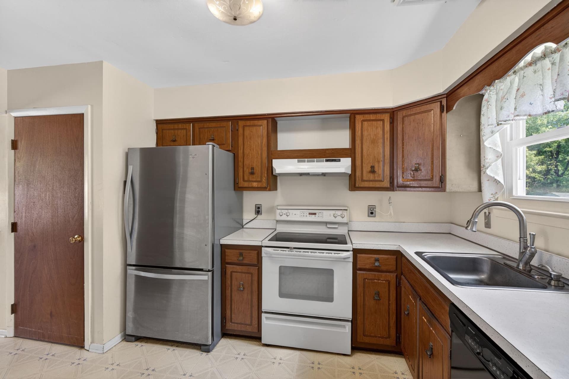 1155 Grandview Circle photo 7