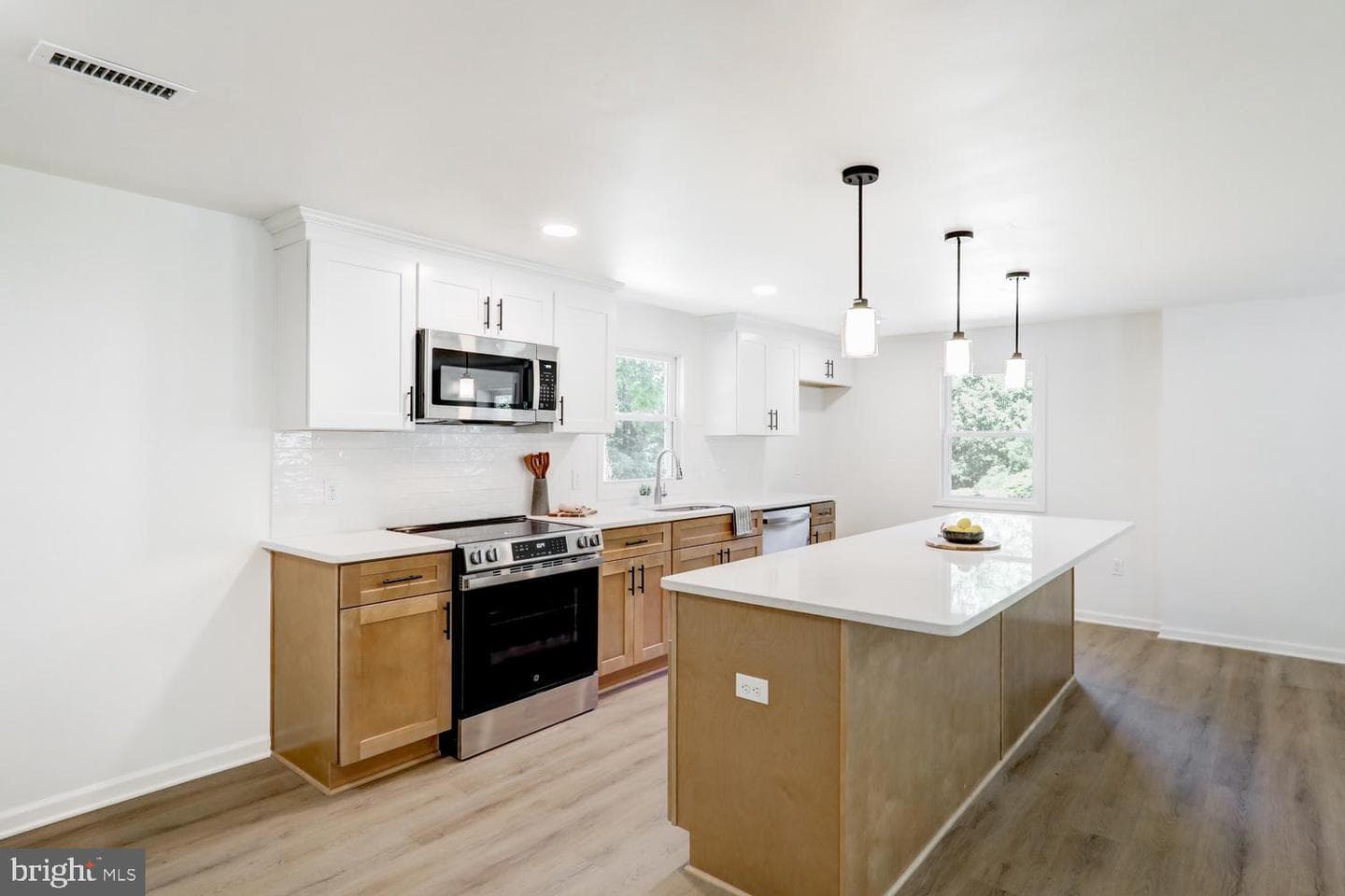 782 N Creek Road photo 15