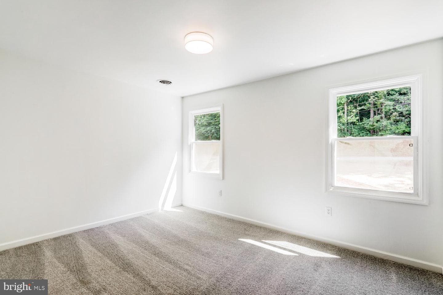 782 N Creek Road photo 22