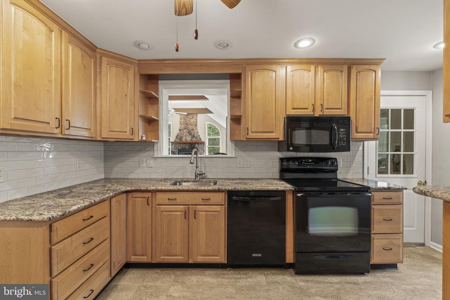 311 E Marshall Street photo 10