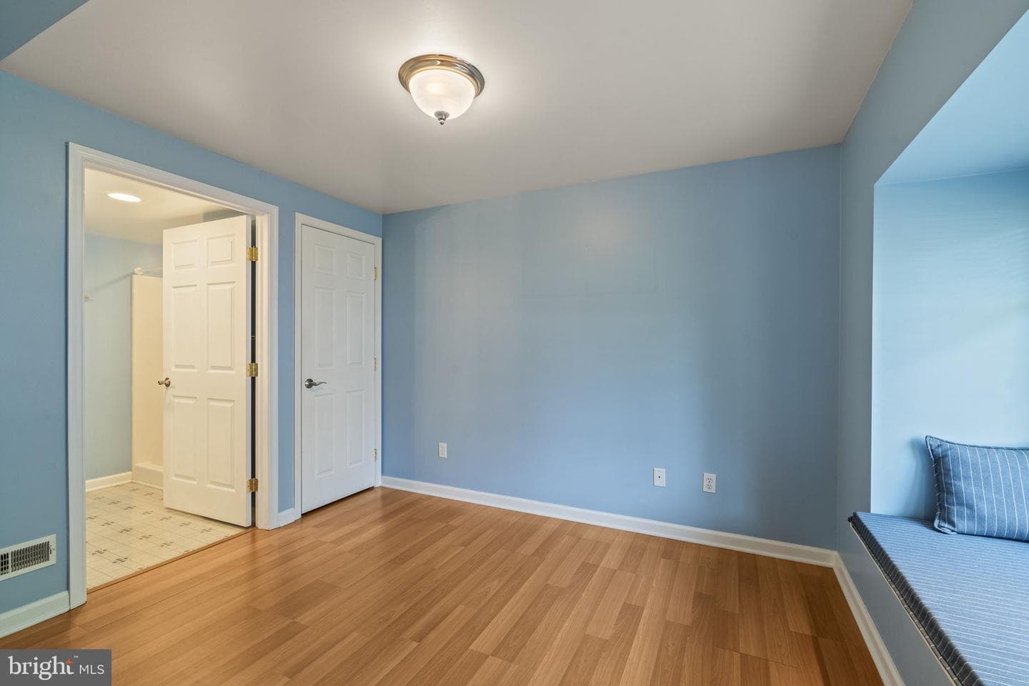 311 E Marshall Street photo 14