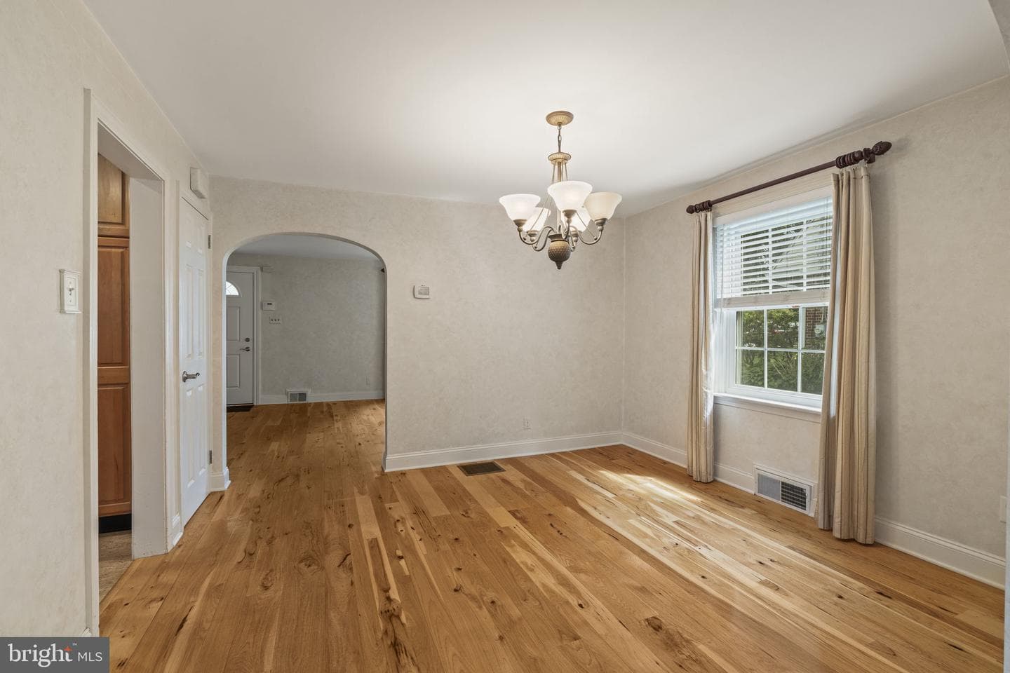311 E Marshall Street photo 19