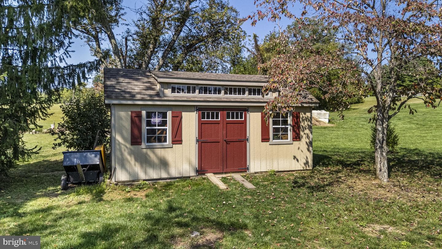 17 Highview Road photo 40
