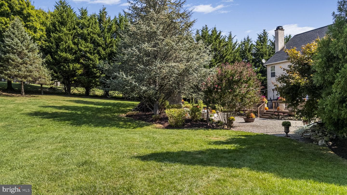 17 Highview Road photo 47