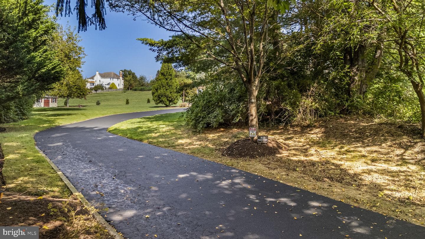 17 Highview Road photo 48